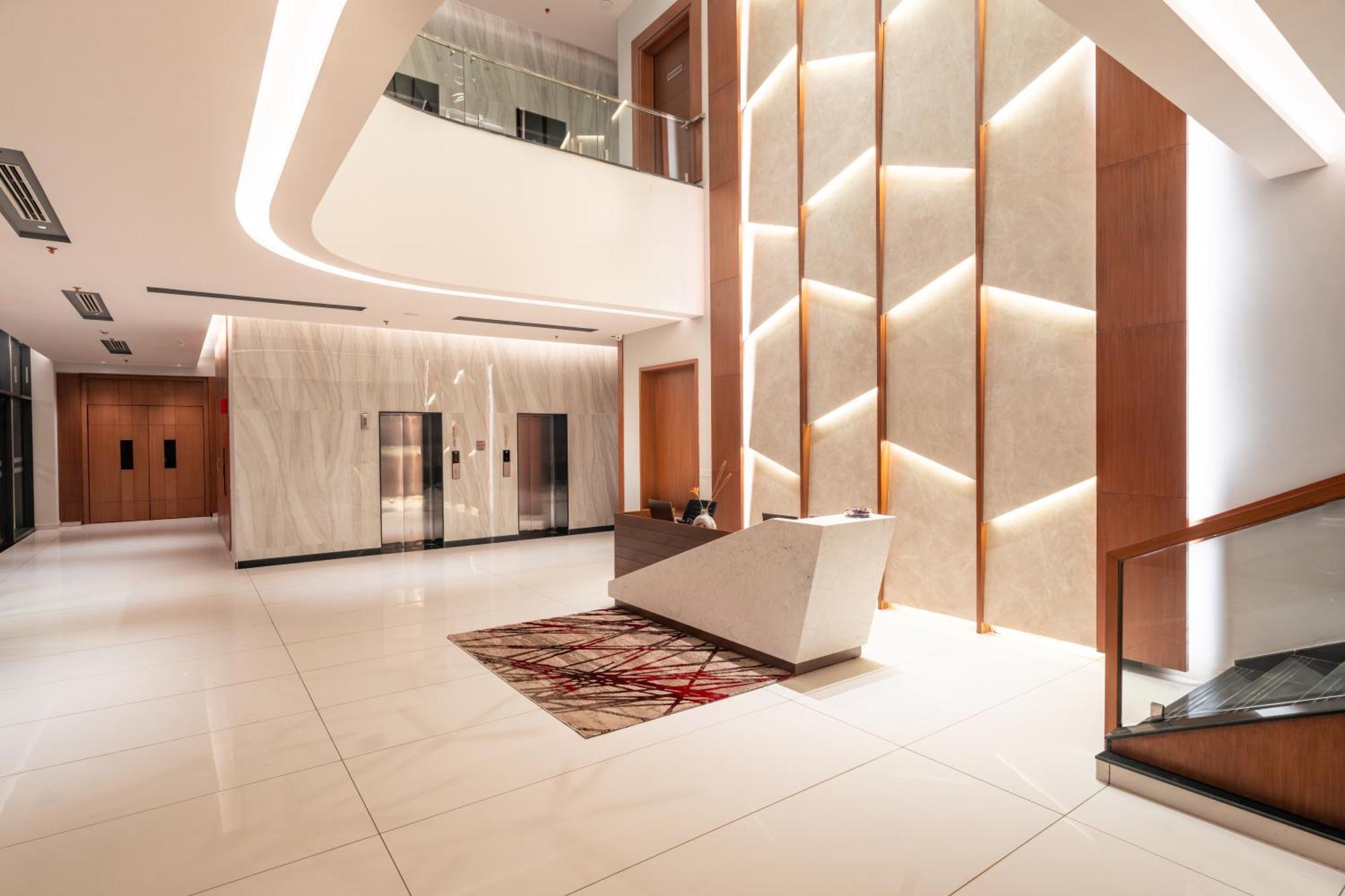 Krishna'S Courtyard Hotel & Convention Urāli المظهر الخارجي الصورة